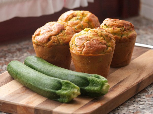 Muffin con caprino e zucchine