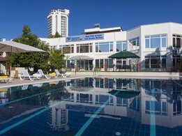 La piscina del Centro Dialisi Vacanze Antalya di Fresenius Medical Care
