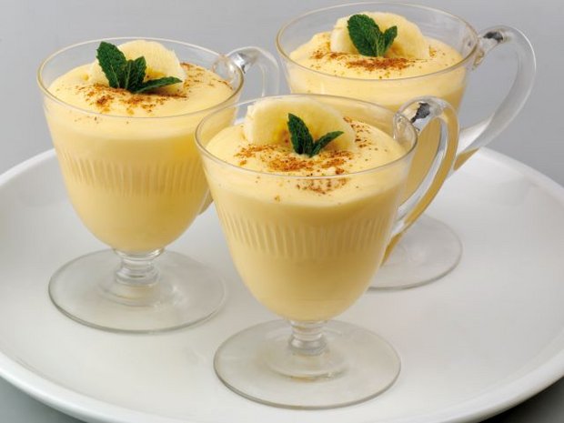 Mousse in tazza con polpa di mango