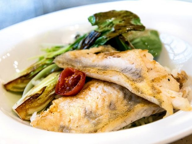 Filetti di rombo in padella con carciofi