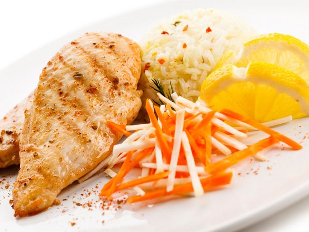 Petto di pollo con purea di mela e origano